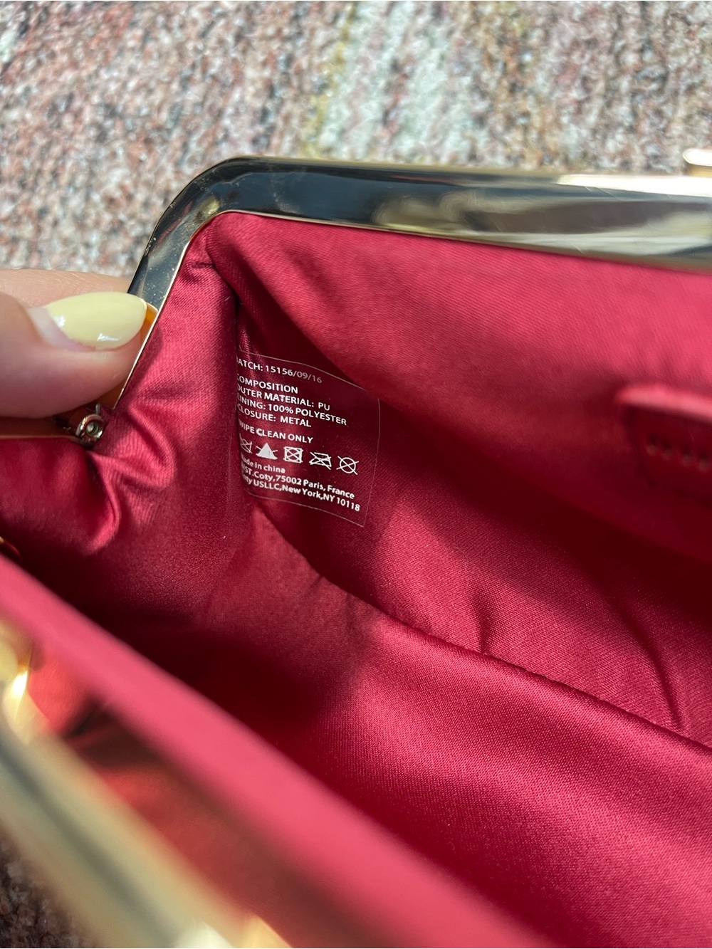 Miu Miu Red Patent Leather Kiss-Lock Clutch - Picture 6 of 9